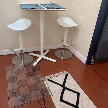 Un Appartement Atypiquement Provencal 르까네 외부 사진